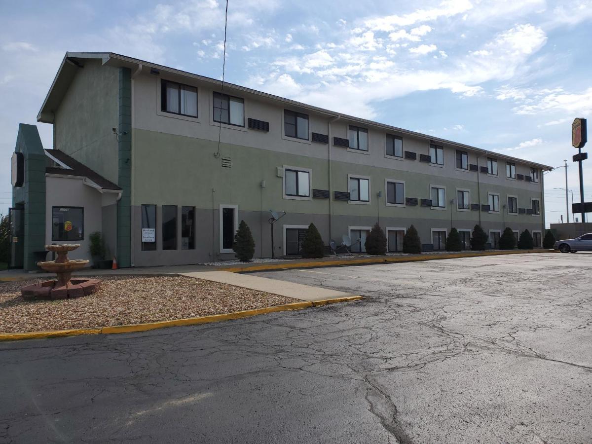 Super 8 By Wyndham Kansas City At Barry Road/Airport Экстерьер фото