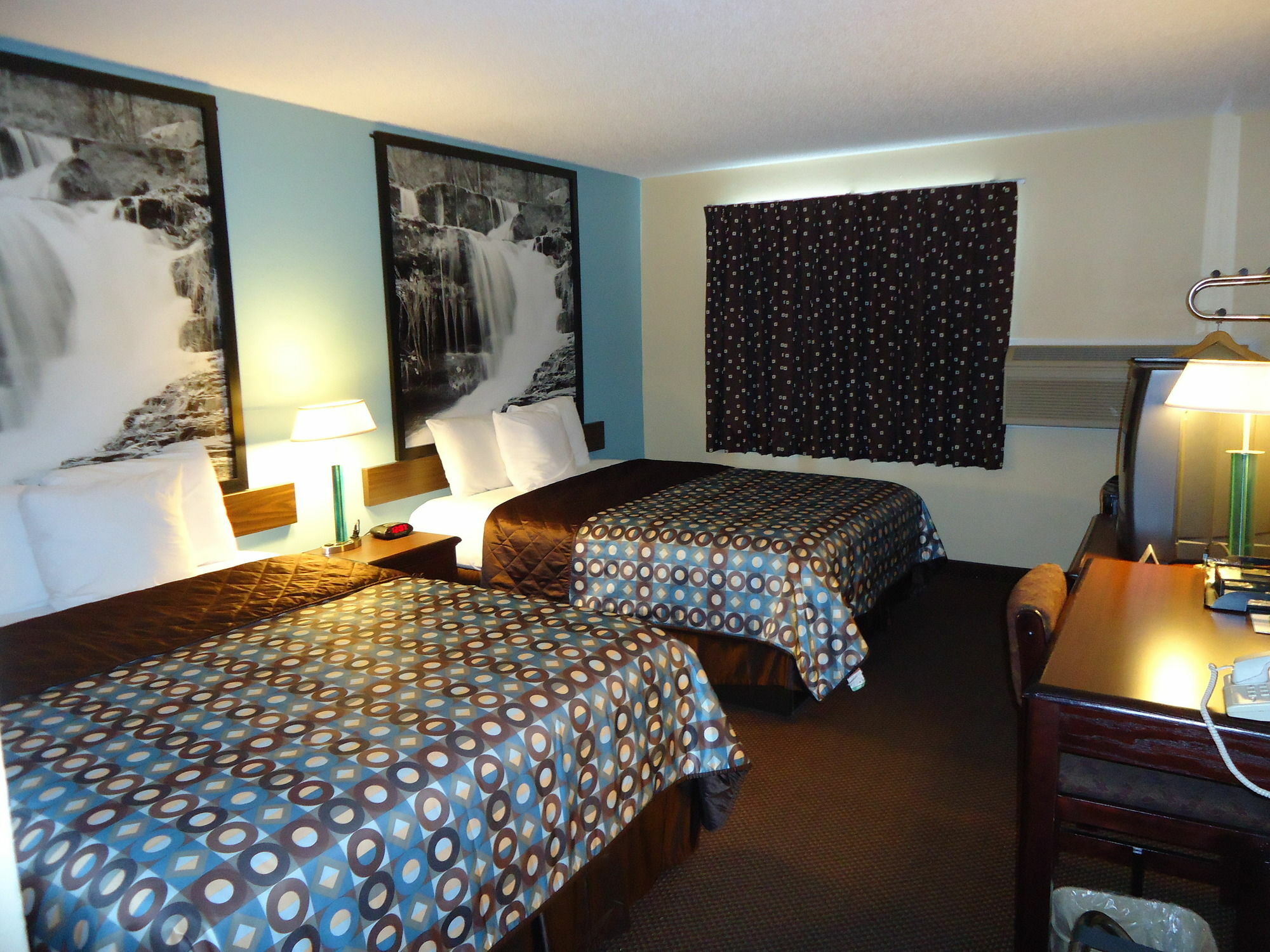 Super 8 By Wyndham Kansas City At Barry Road/Airport Экстерьер фото