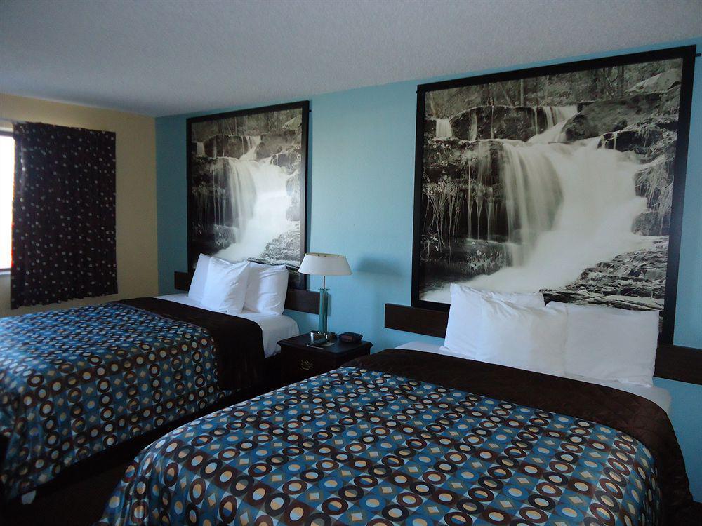 Super 8 By Wyndham Kansas City At Barry Road/Airport Экстерьер фото